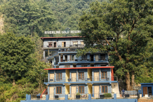20260110_1708_Bright Resort Facade_remix_01kekv4p9ve8ftnsbv2qzdzzre 20260110_1708_Bright Resort Facade_remix_01kekv4p9ve8ftnsbv2qzdzzre